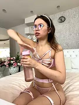 Emily_Walkers from StripChat is Freechat