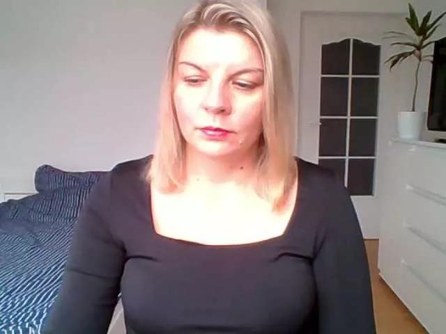 AdriannaLove from BongaCams is Freechat