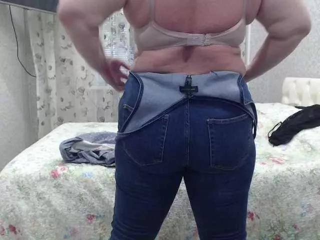 Alek-Sandra from BongaCams