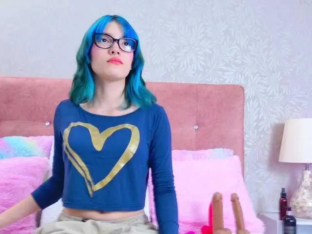AlliciaKim from BongaCams