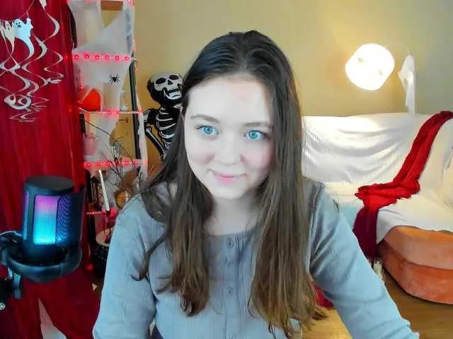 AlluringLookk from BongaCams