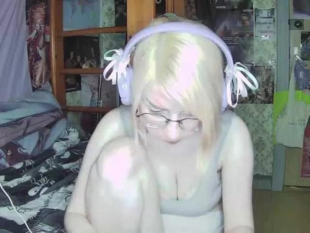 anadewitt from BongaCams
