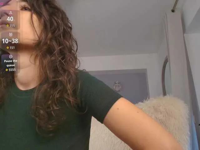 Anna-Lewis from BongaCams