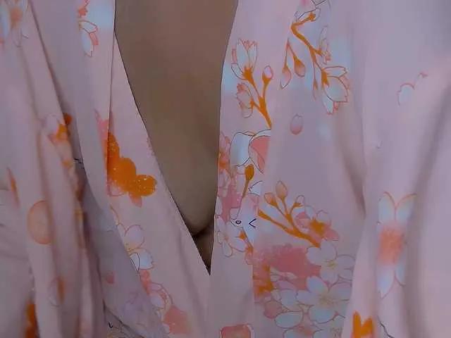 AnnyMe from BongaCams