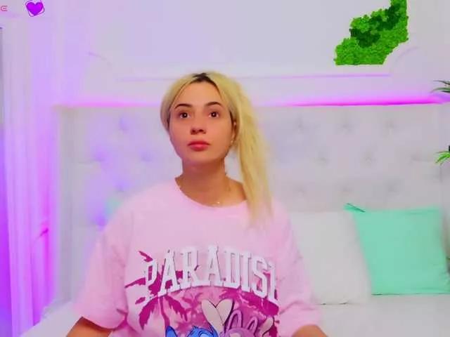AriannaSins from BongaCams