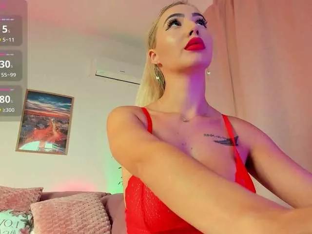 AryaNaughty from BongaCams