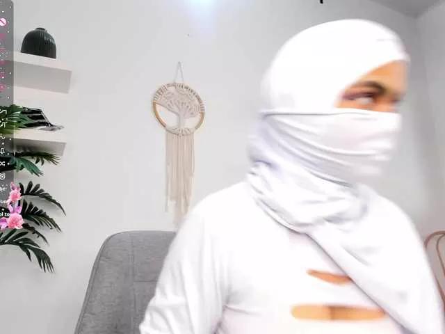 Aura-cuutee from BongaCams