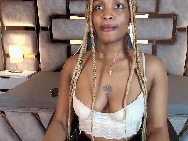 Aurora-Brow from BongaCams is Freechat