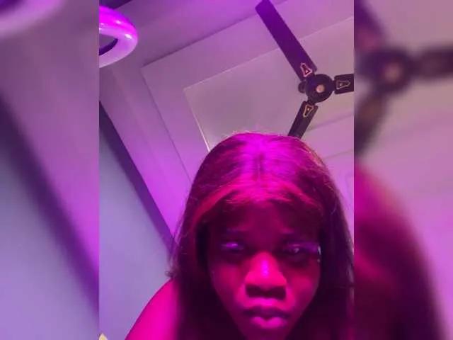 AyianaAsher from BongaCams