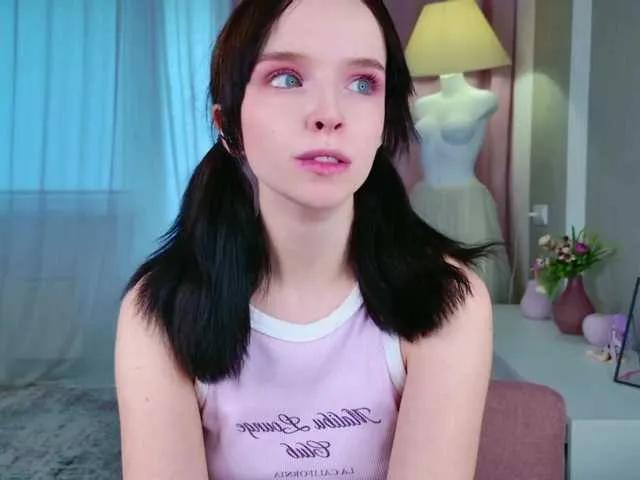 b4by-lol1 from BongaCams