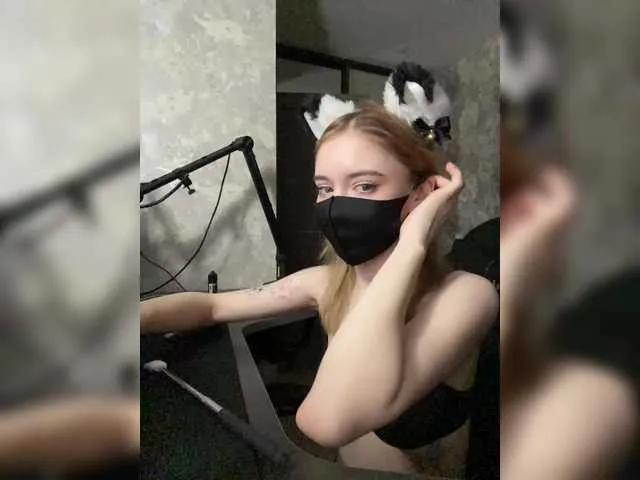 BabyRoro from BongaCams