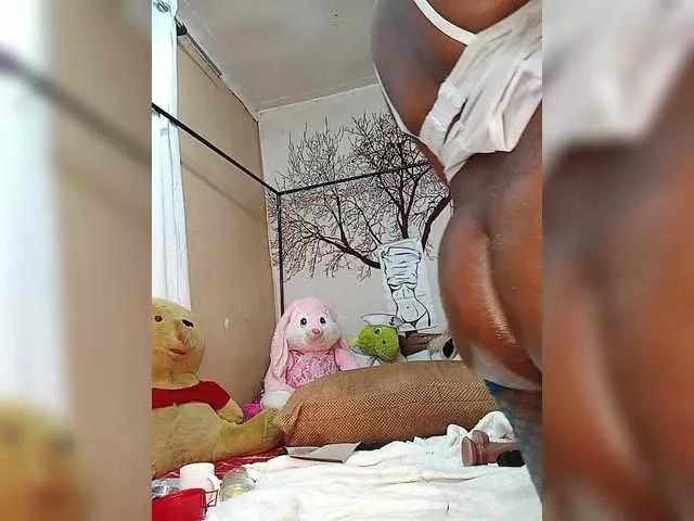 BEENCEE from BongaCams