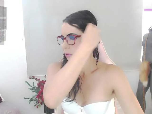 Bella-moss from BongaCams