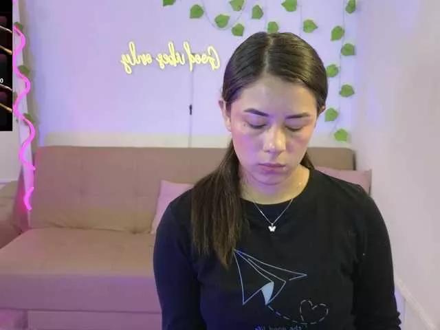 BELLA-TAY from BongaCams