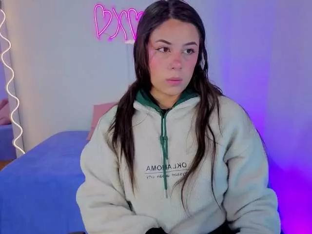 BELLA-TAY from BongaCams