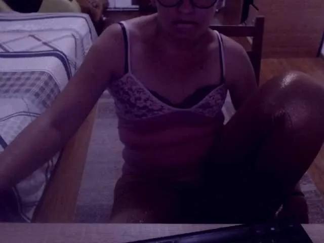 bellaro from BongaCams