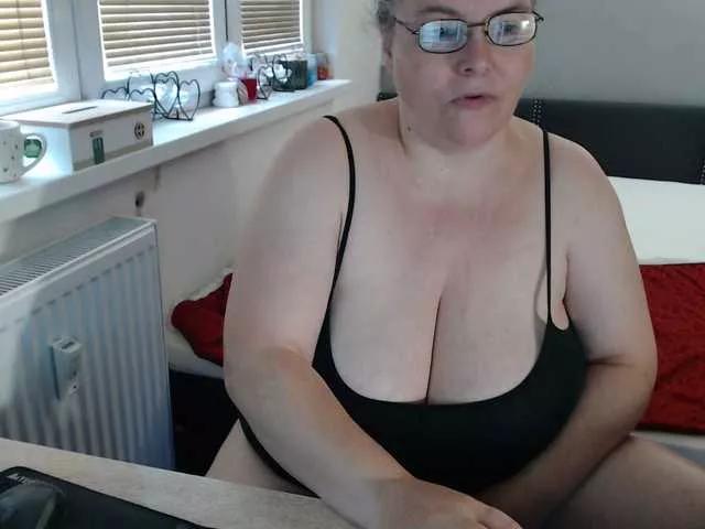 Bessy123 from BongaCams