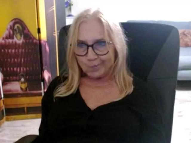 BlondeSofia from BongaCams