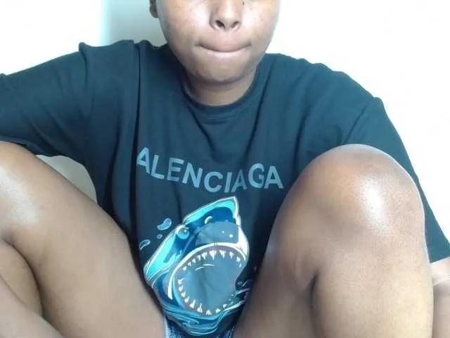 Brownywizzy from BongaCams