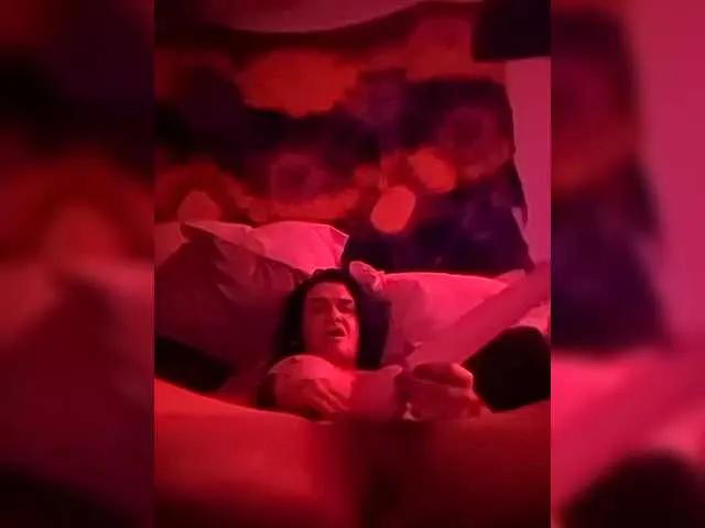 Callie-Canna-Lillie from BongaCams