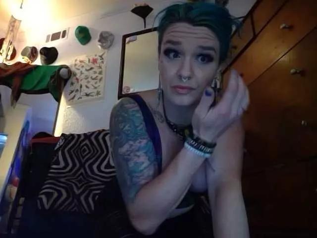 Callie-Canna-Lillie from BongaCams