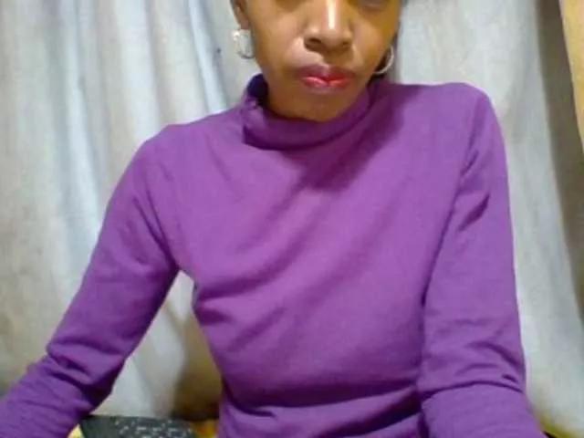 Carrollina from BongaCams