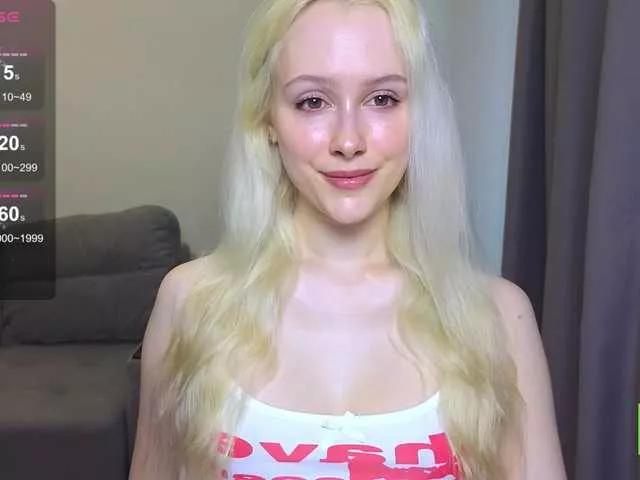 CaseyLaBow from BongaCams