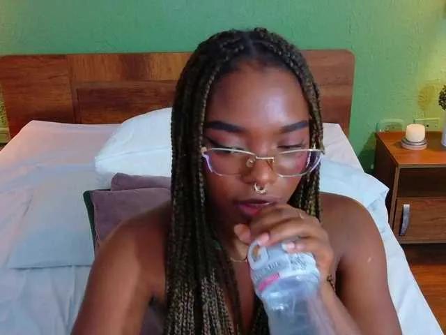 Chocolatte-dreams from BongaCams
