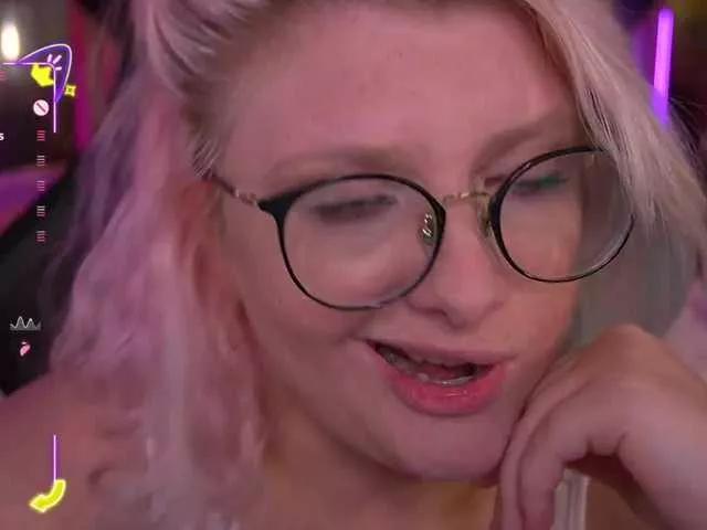 CoolTatis from BongaCams