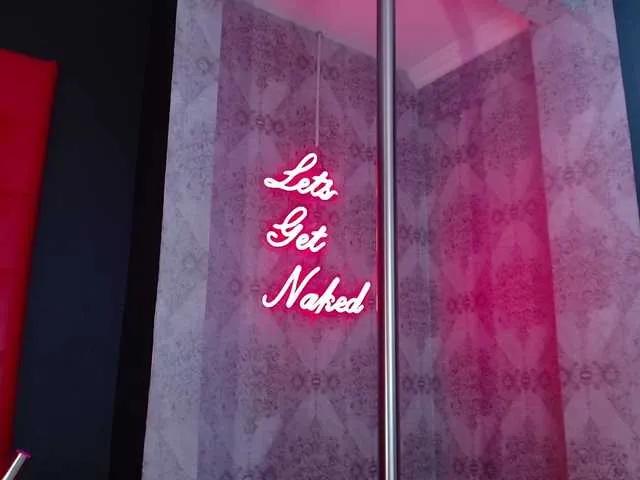 CrystalBrooke3x from BongaCams is Freechat