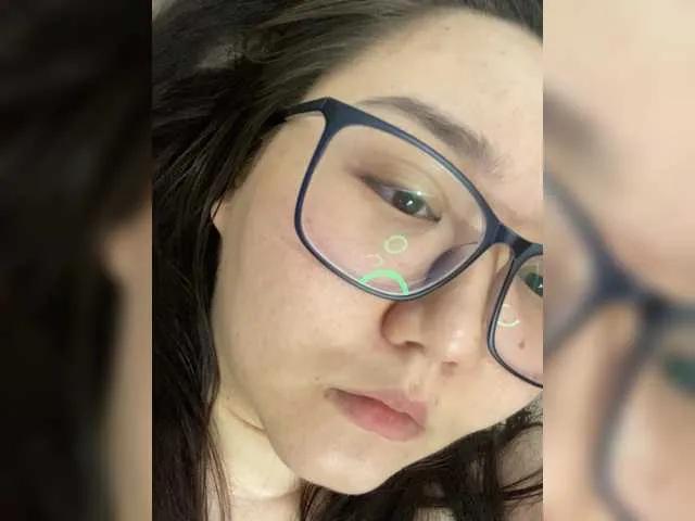 DebbieLu from BongaCams