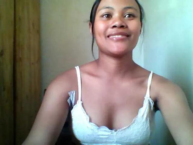 Dilliannah from BongaCams
