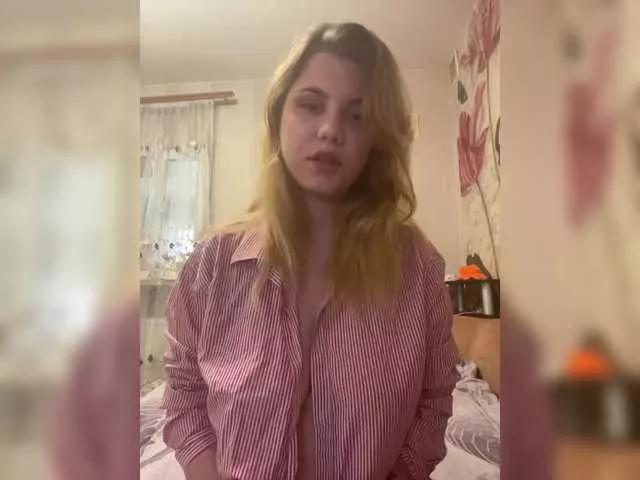 Dollye from BongaCams