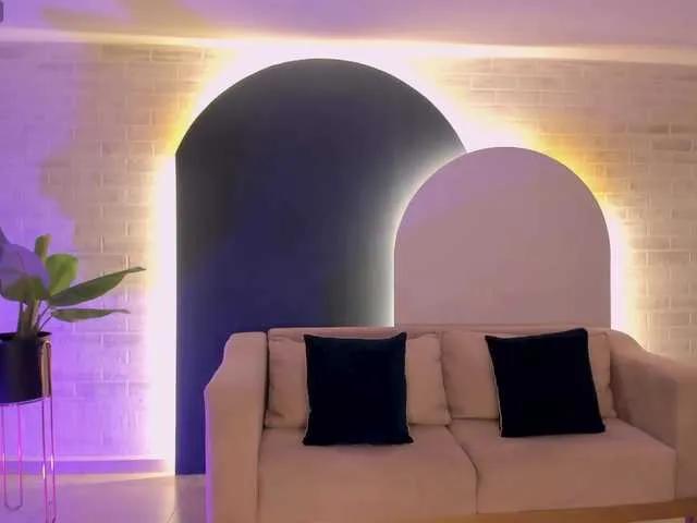 DonnaStonne from BongaCams