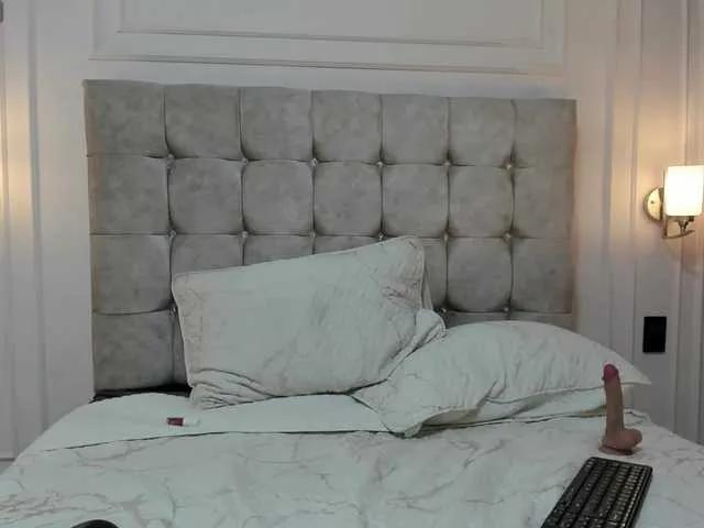 DullceEstrella from BongaCams