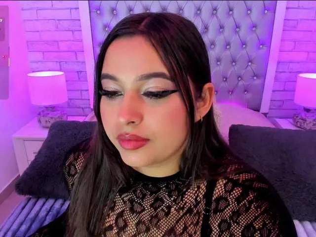 EinnyMure from BongaCams