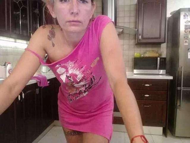 Elei2345 from BongaCams