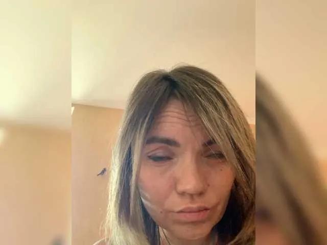 Ella-Pearlie from BongaCams is Freechat