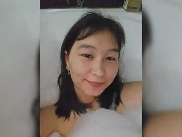 ElliMilka from BongaCams