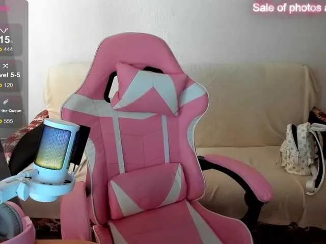 ElliMilka from BongaCams