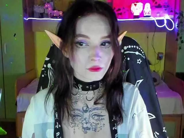Elven1kiss from BongaCams