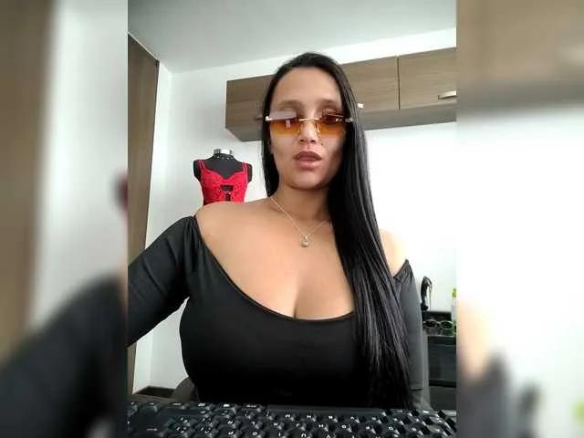 Emeraldgem from BongaCams