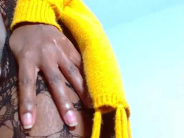 Emilyht from BongaCams