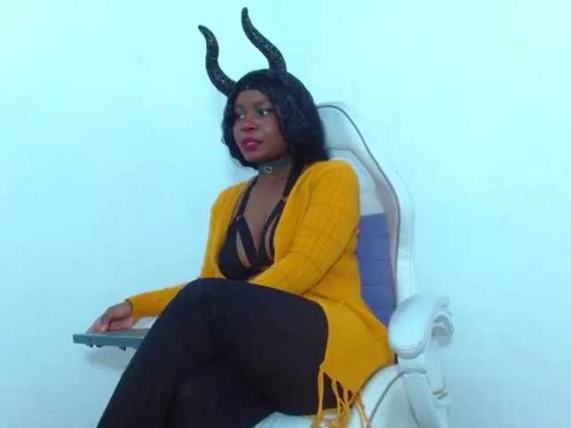 Emilyht from BongaCams