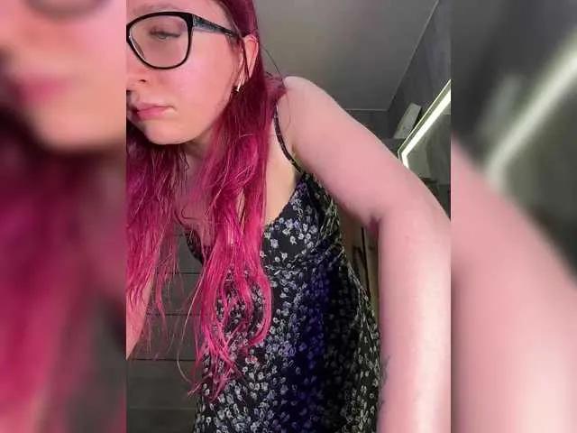 Emma4coy from BongaCams