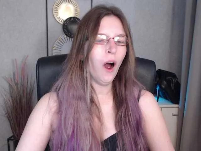 EmmaHeart from BongaCams