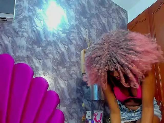 EMMAPARIS from BongaCams