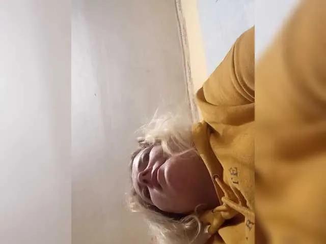 EmmaXlove from BongaCams is Freechat