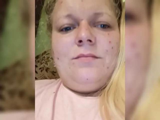 EmmaXlove from BongaCams