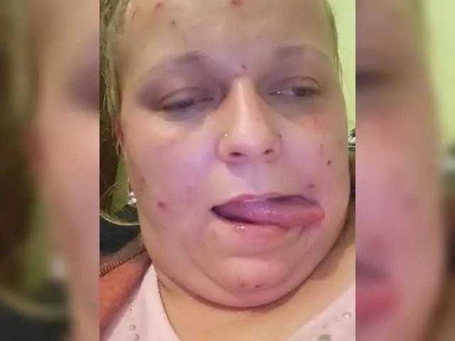 EmmaXlove from BongaCams